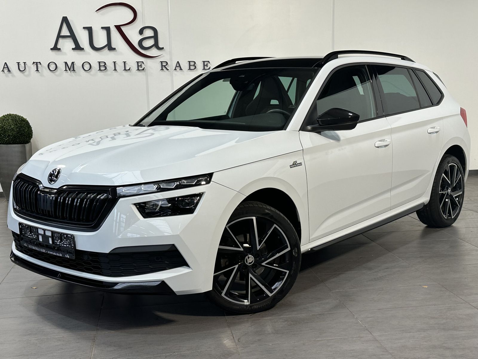 SKODA Kamiq 1.5 TSI DSG Monte Carlo NAV-LED-ACC-PANO / 110 kW