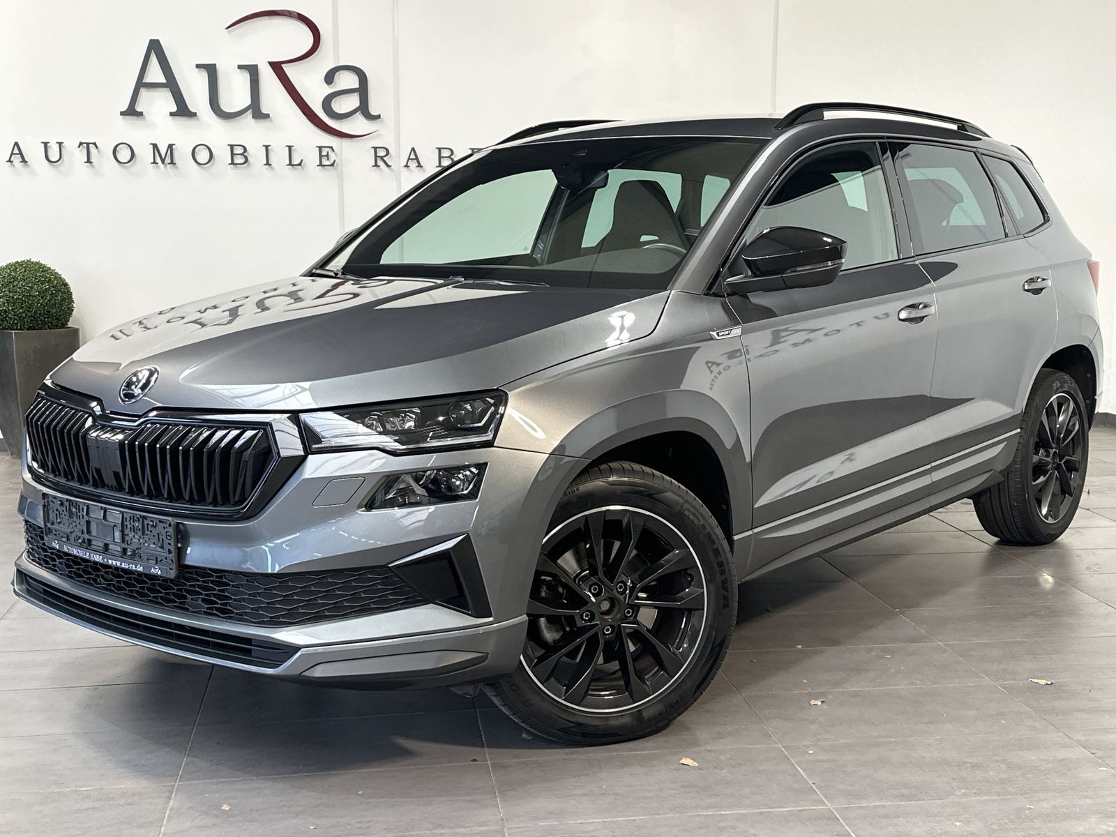 SKODA Karoq 1.5 TSI DSG Sportline / 