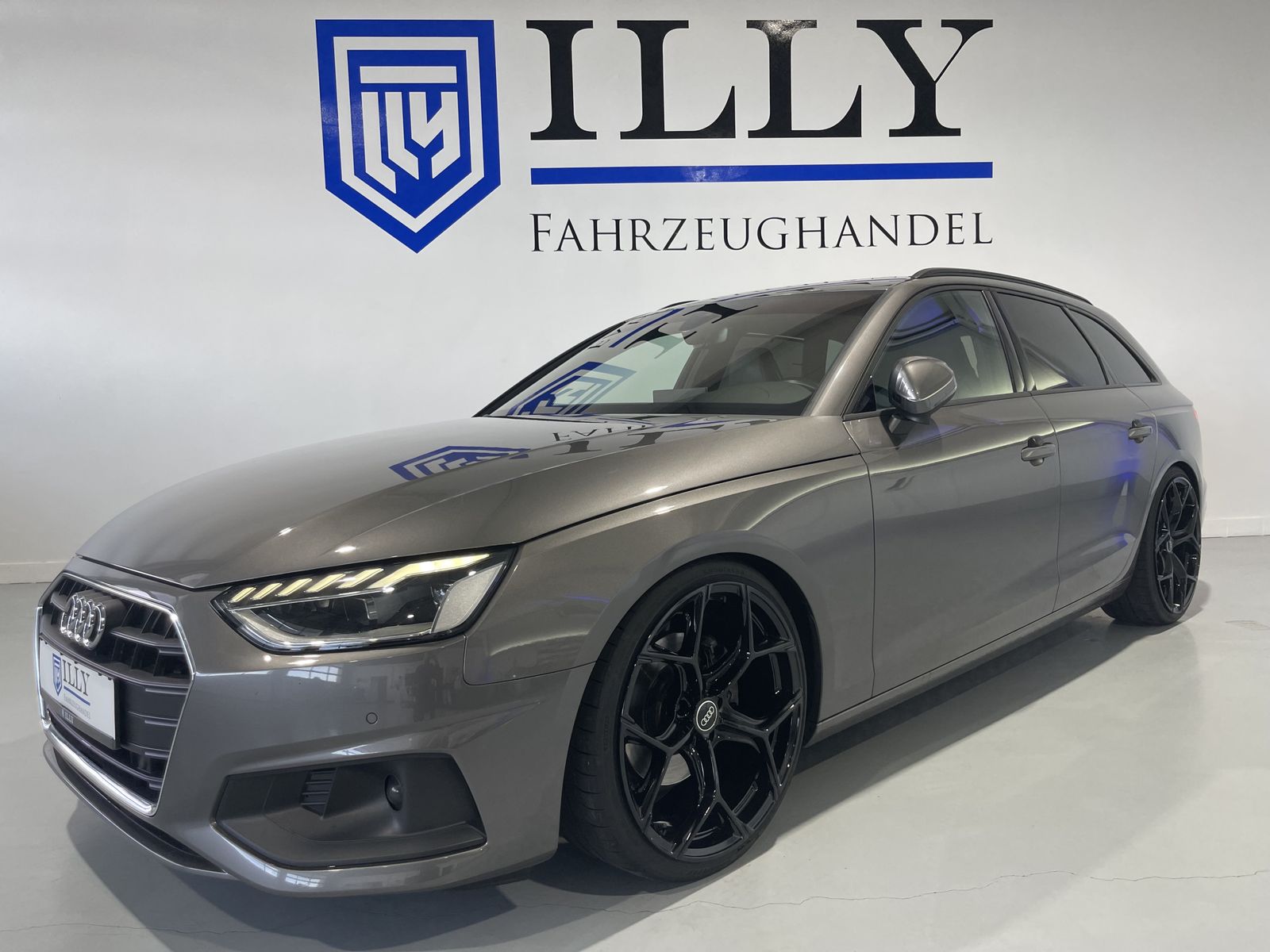 Audi A4 35 TDI*S-Line / 120 kW 