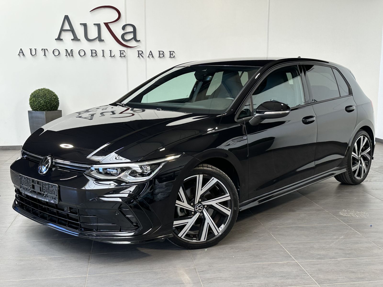 Volkswagen Golf VIII 2.0 TSI DSG R-Line /110 kW / 